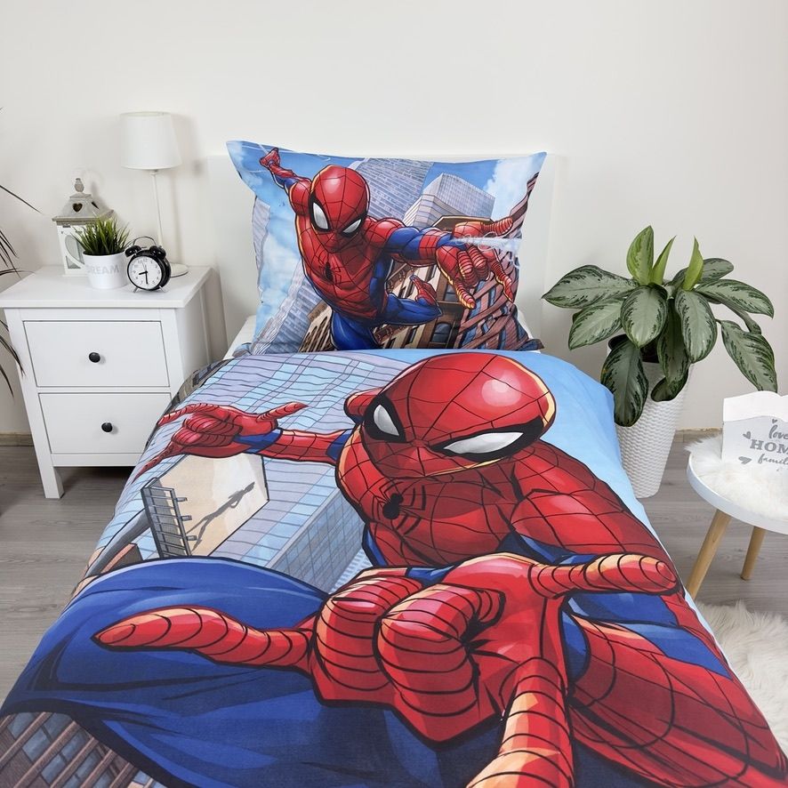 Детско двулицево спално бельо Spiderman с рисунки на Спайдърмен, размер 140х200 см.