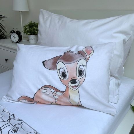 Детско спално бельо Bambi с весела възглавница с изображение на Бамби.