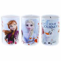 Метална касичка Frozen с героите Ана, Елза и Олаф, идеална за детски спестявания и подарък за фенове на Frozen.
