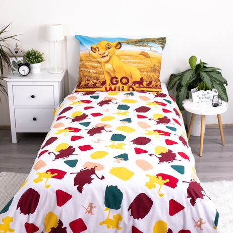 Детско спално бельо lion King с цветен дизайн и герои от Завладяването на Кралството.