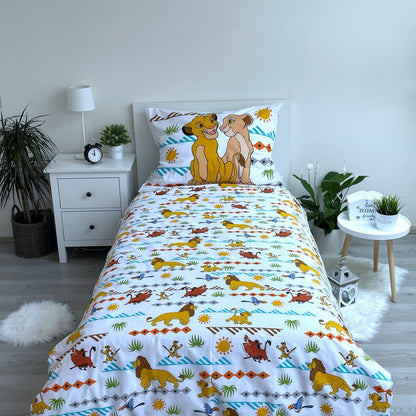 Детско двулицево спално бельо Lion King с ярки цветове и мотиви на Симба и Нала.