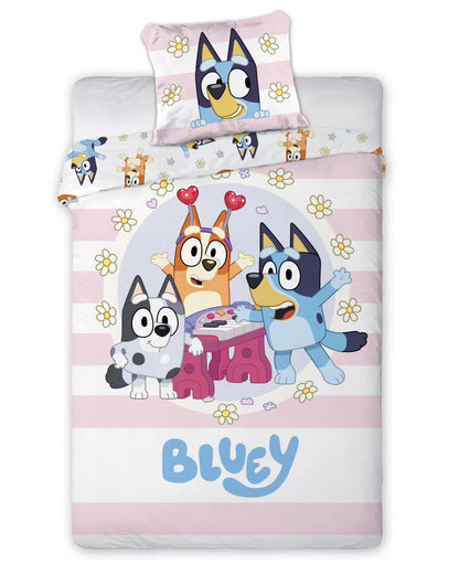 Детско спално бельо Bluey с включени възглавници и цветен дизайн, перфектно за комфорт на децата.