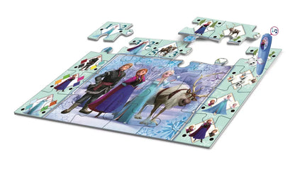 Дете играе с интерактивния пъзел Frozen с писалка със звук Clementoni