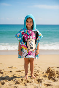 Дете на плаж в тюркоазено пончо с качулка Minnie Mouse с дъги и облаци, 120x60 см, 100% памук