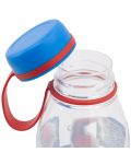 Бутилка за вода от триран Spiderman, 650ml с капачка с червена и синя част.
