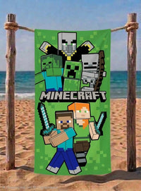 Памучна детска хавлия Minecraft в зелено и черно, размер 140x70 см, 100% памук, подходяща за плаж