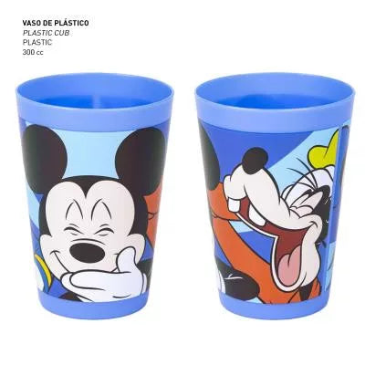 Тоалетни принадлежности Mickey Mouse - цветни пластмасови чаши с любимите герои от Disney.