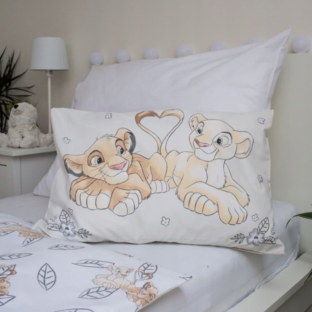 Детско спално бельо Lion King калъфка с изображения на Лъвчета за уют в детската стая.