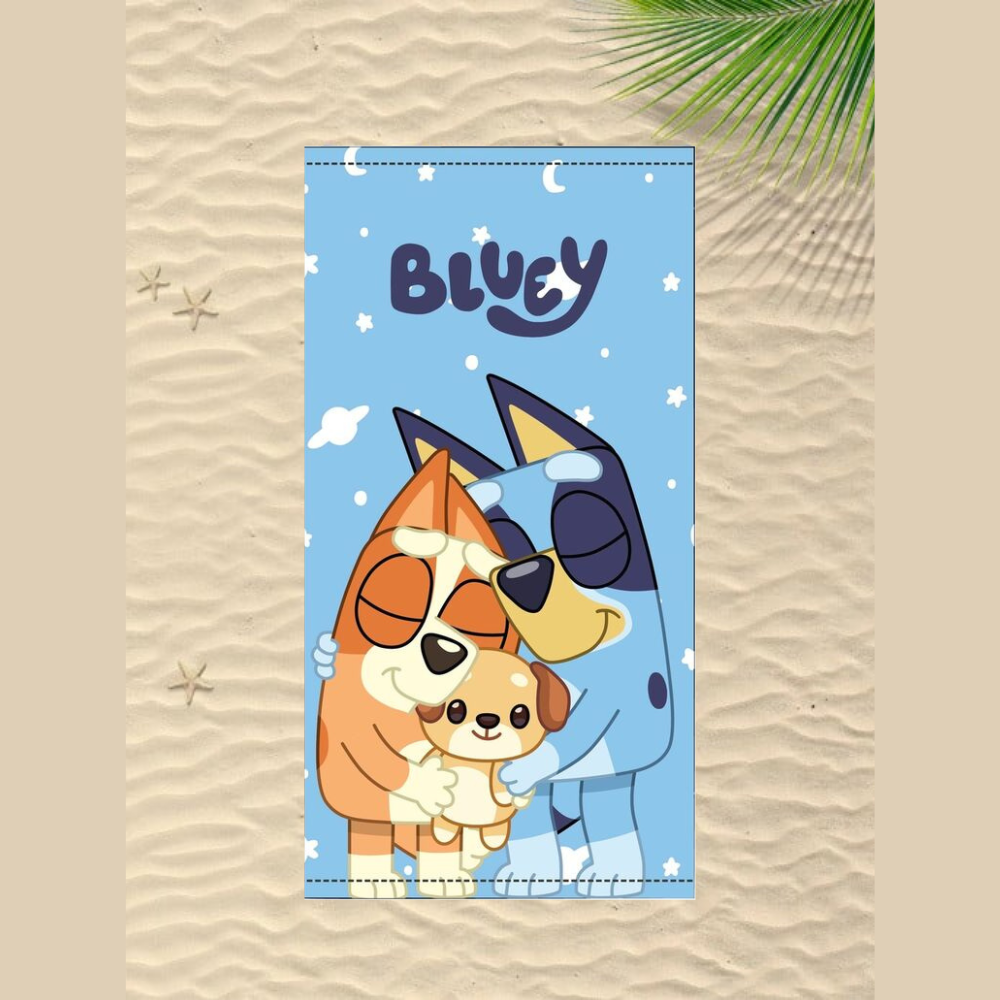Детска хавлия за плаж Bluey с анимационни герои, идеална за плаж и басейн.