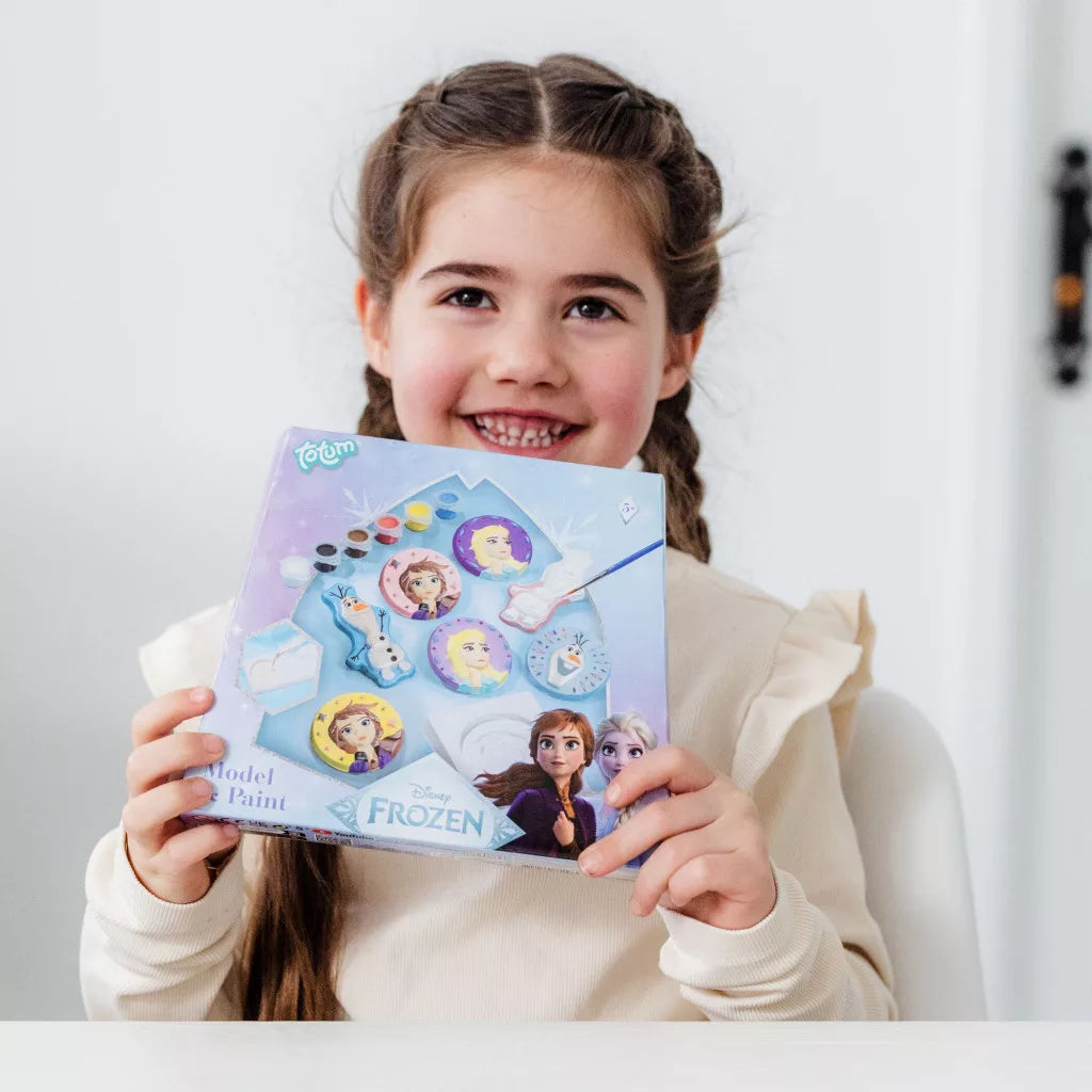 Детски творчески комплект с гипсови фигурки Frozen, идеален за игри и артистично изразяване на децата.