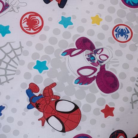 Детско двулицево спално бельо Spidey с герои от Спайдърмен и цветни мотиви.
