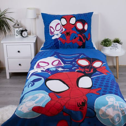 Детско двулицево спално бельо Spidey с героите на Спайди в цветна шарка.