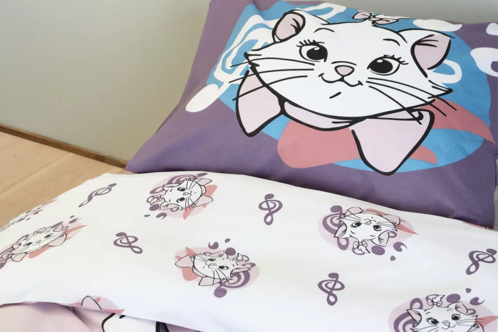 Детско спално бельо Disney Marie с илюстрации на котенце, изработено от 100% памук за комфорт и мекота.