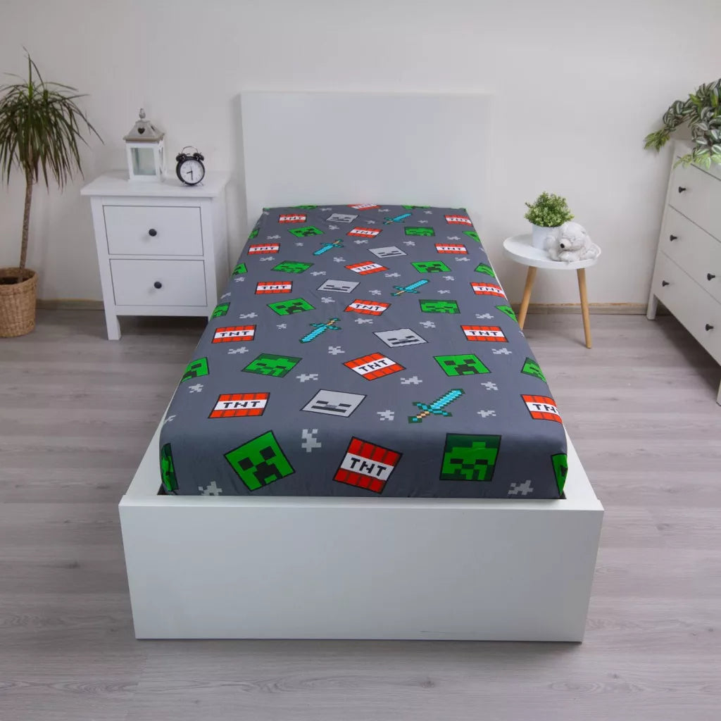 Долен чаршаф с ластик 90/200 Minecraft на легло с детски мотиви от играта Minecraft.