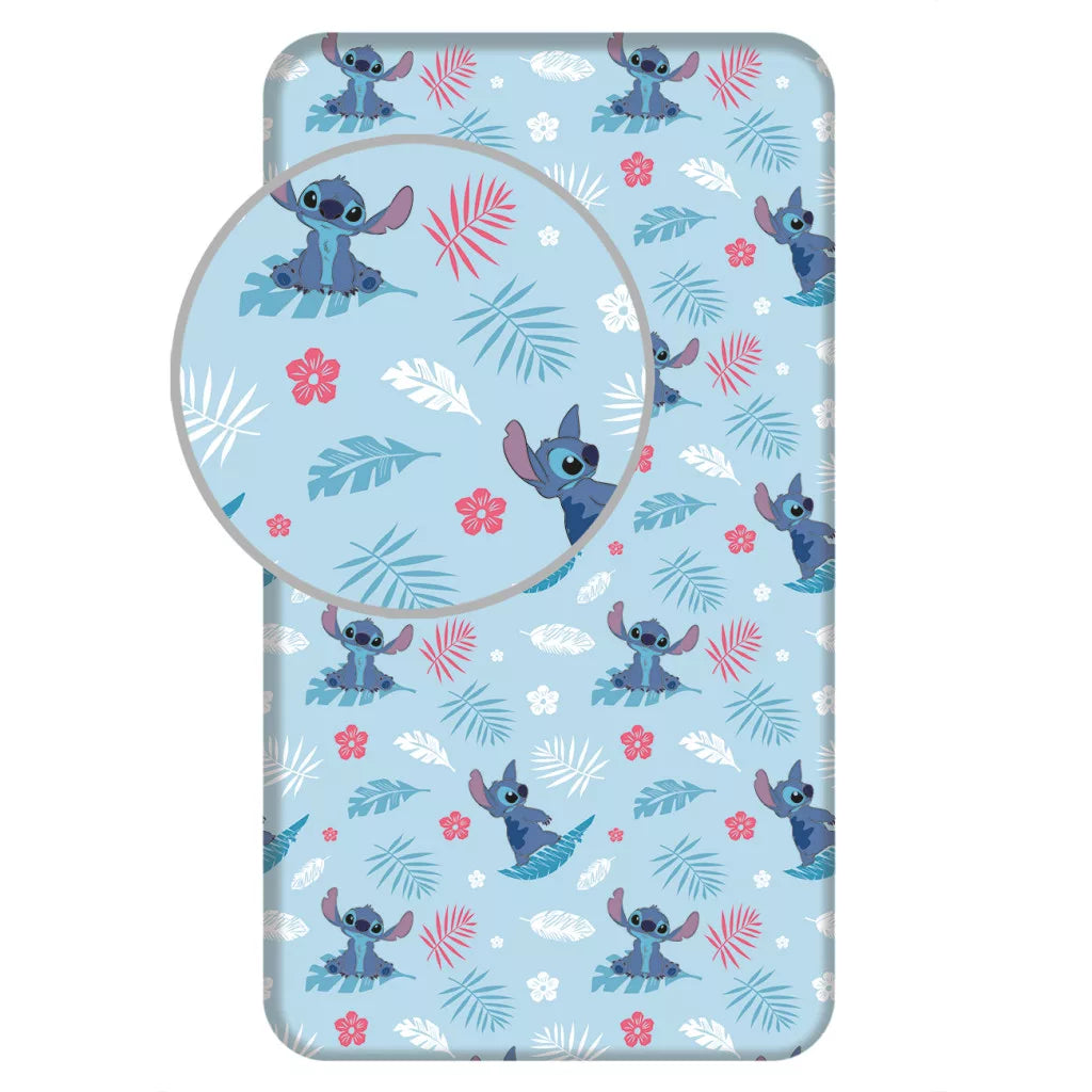 Долен чаршаф с ластик 90/200 Stitch с рисунки на Stitch и цветя печат на светлосин фон.