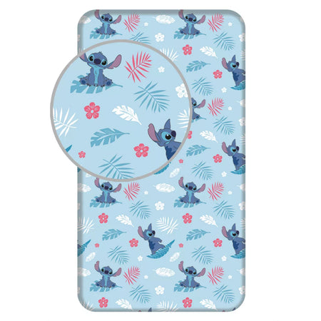 Долен чаршаф с ластик 90/200 Stitch с рисунки на Stitch и цветя печат на светлосин фон.