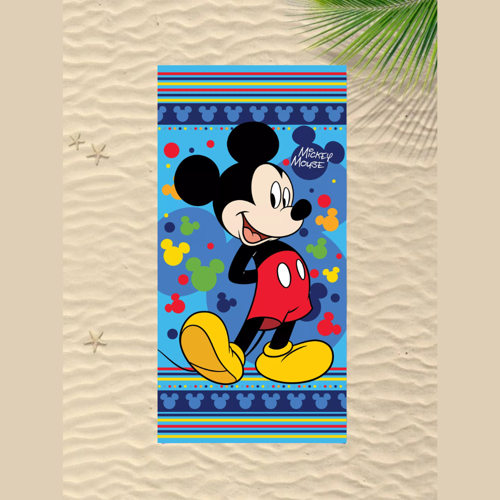 Памучна детска хавлия за плаж Mickey Mouse с ярки цветове и игрив дизайн.