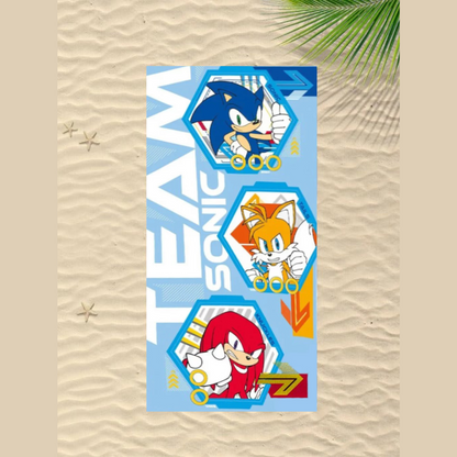 Памучна детска хавлия за плаж Sonic с цветен дизайн и изображения на героите от играта.